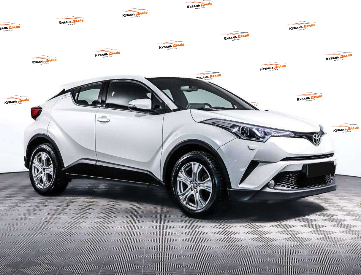Toyota C-HR 2019 года с пробегом. Фото: #2