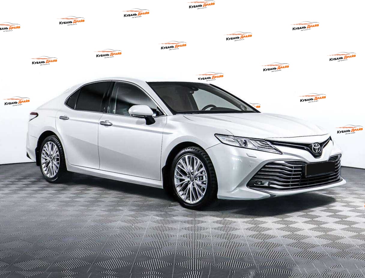 Toyota Camry 2018 года с пробегом. Фото: #2