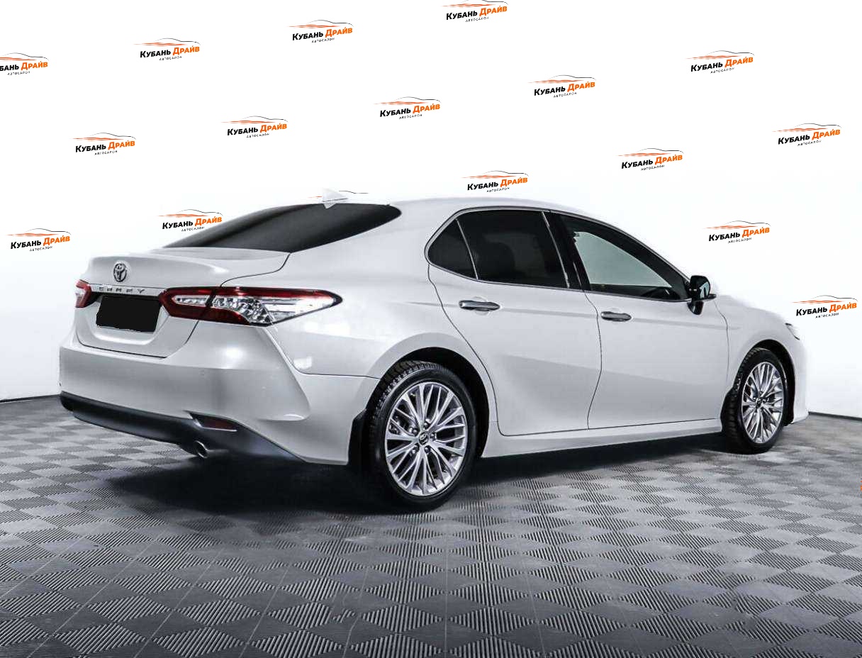 Toyota Camry 2018 года с пробегом. Фото: #4