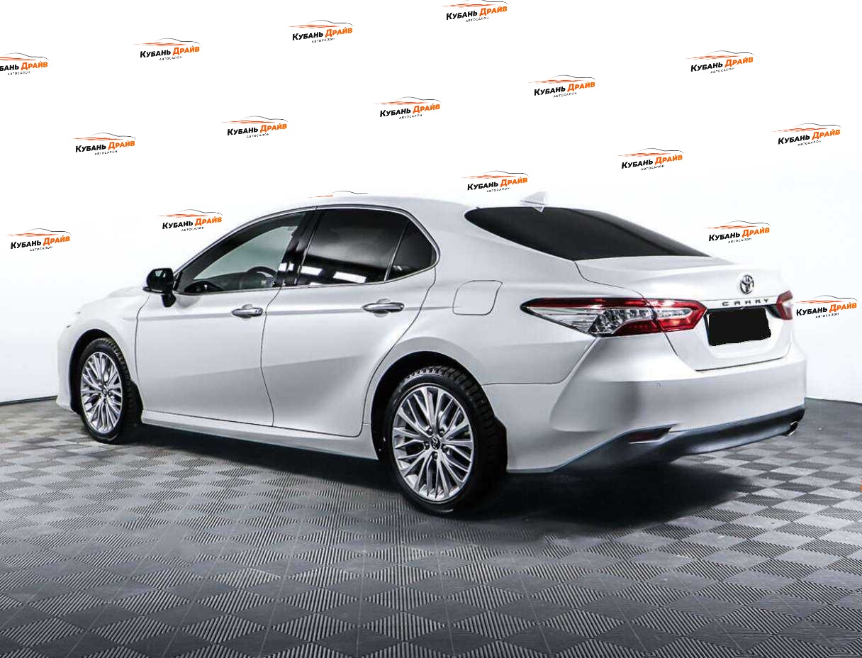 Toyota Camry 2018 года с пробегом. Фото: #6