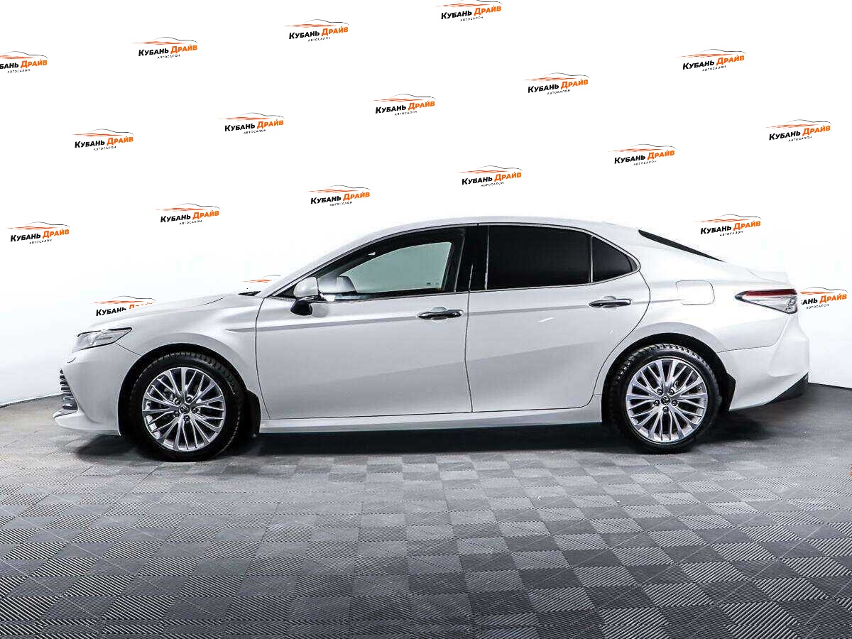 Toyota Camry 2018 года с пробегом. Фото: #7