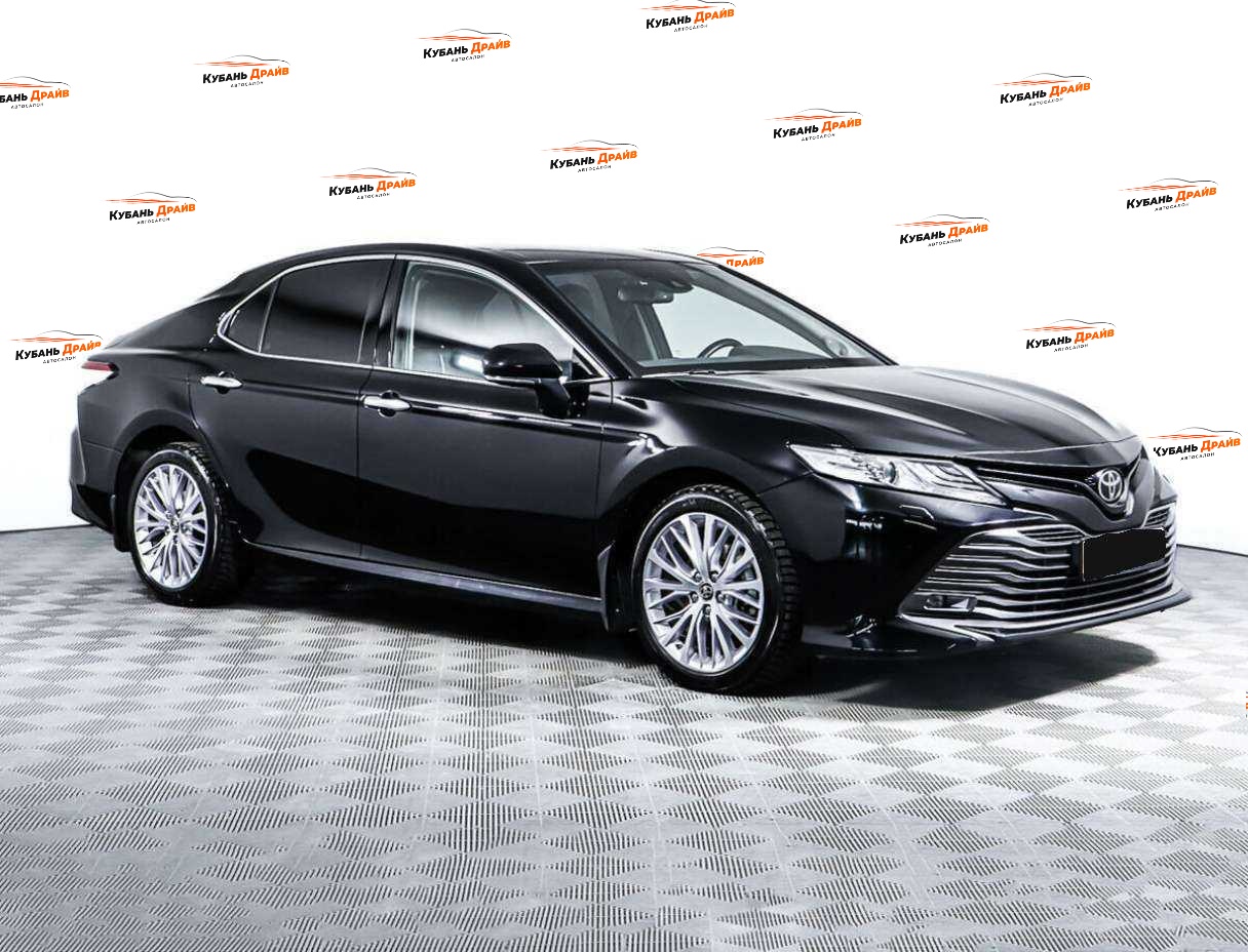 Toyota Camry 2019 года с пробегом. Фото: #2