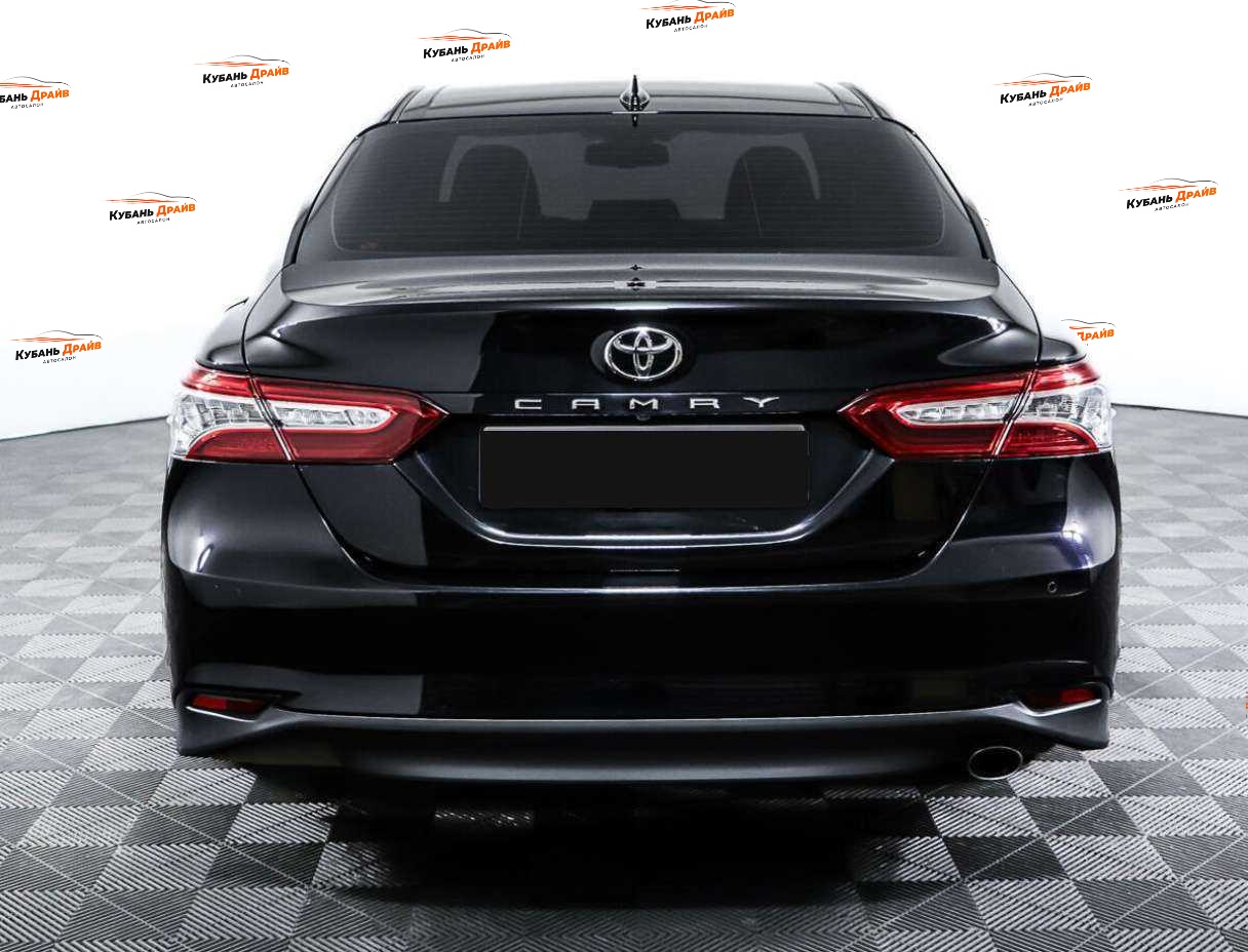 Toyota Camry 2019 года с пробегом. Фото: #5