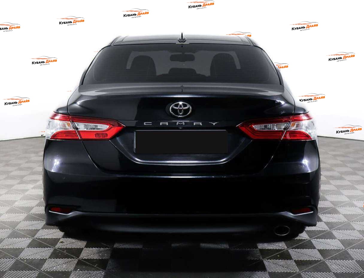 Toyota Camry 2018 года с пробегом. Фото: #5