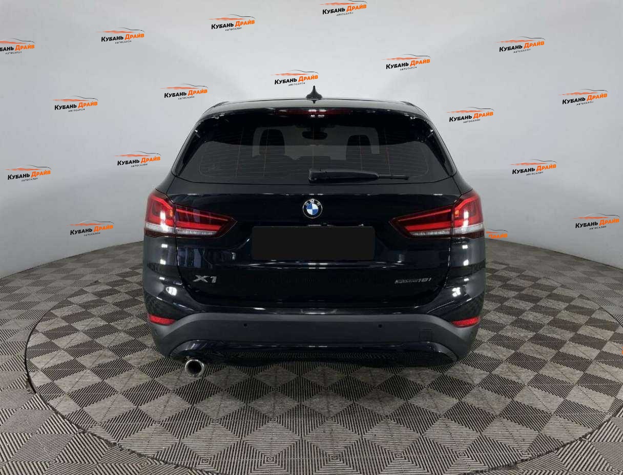 BMW X1 2021 года с пробегом. Фото: #2