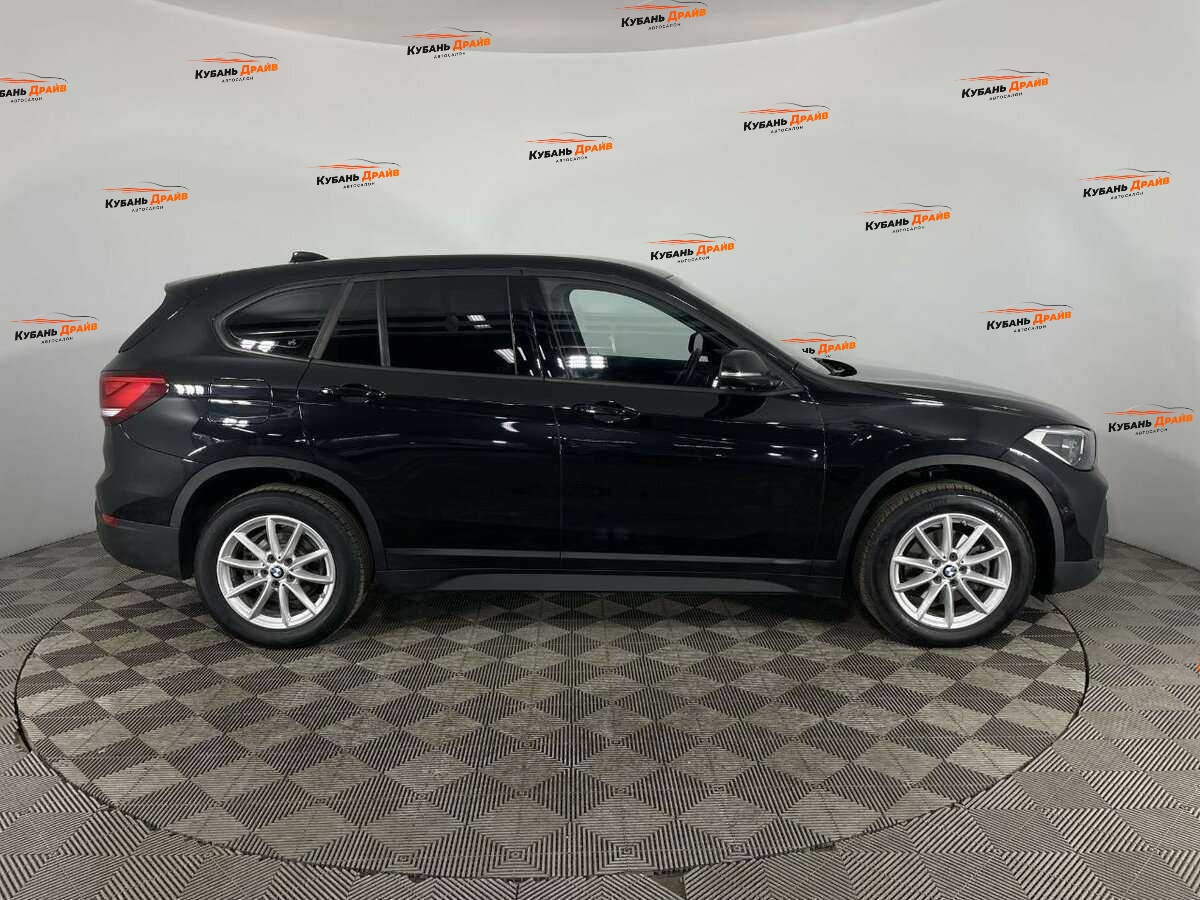 BMW X1 2021 года с пробегом. Фото: #3