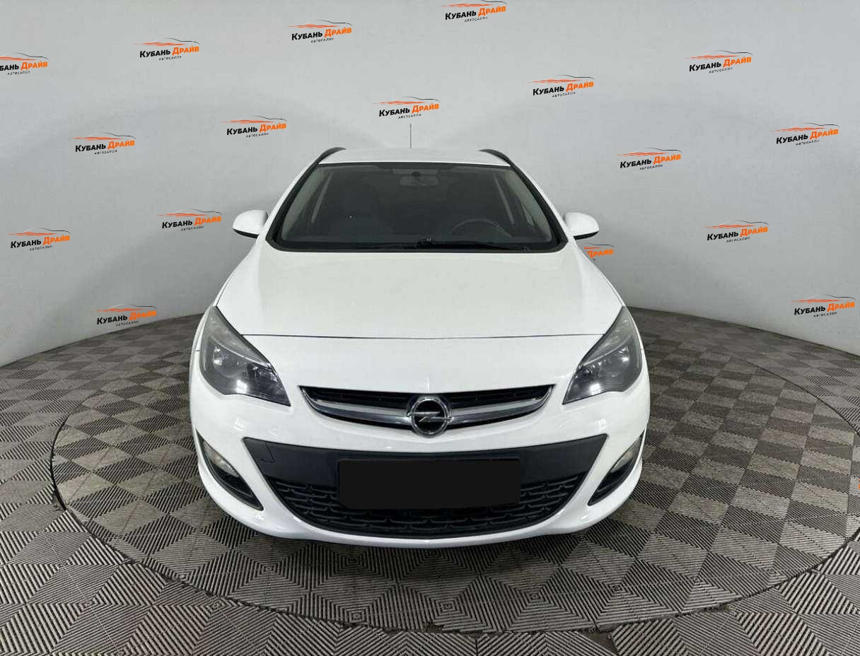 Opel Astra 2013 года с пробегом. Фото: #1