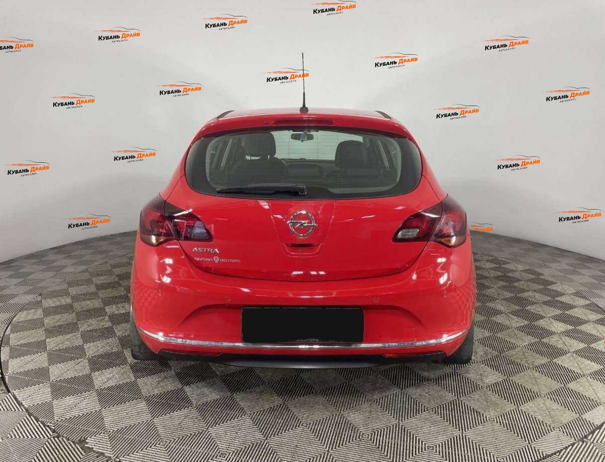 Opel Astra 2013 года с пробегом. Фото: #2