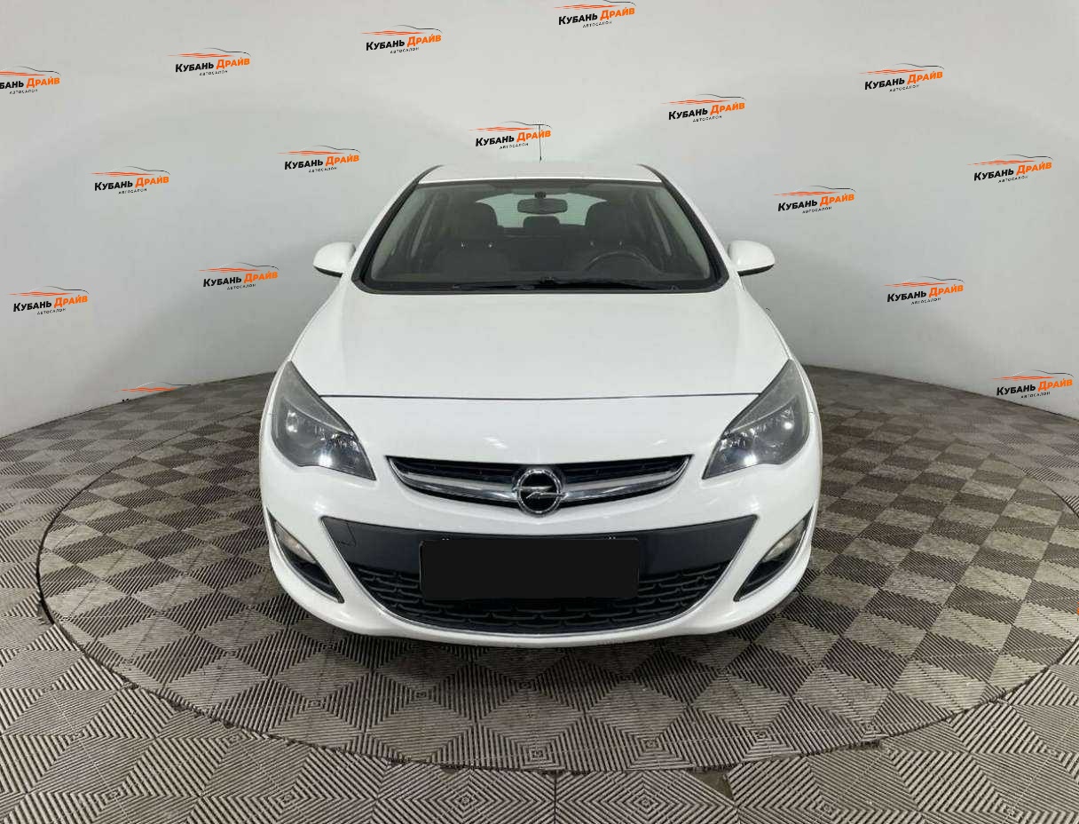 Opel Astra 2013 года с пробегом. Фото: #1