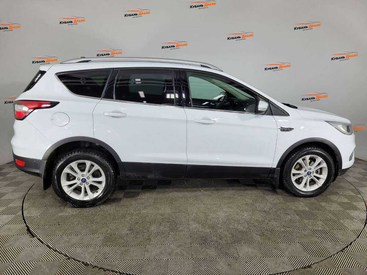Ford Kuga 2018 года с пробегом. Фото: #3