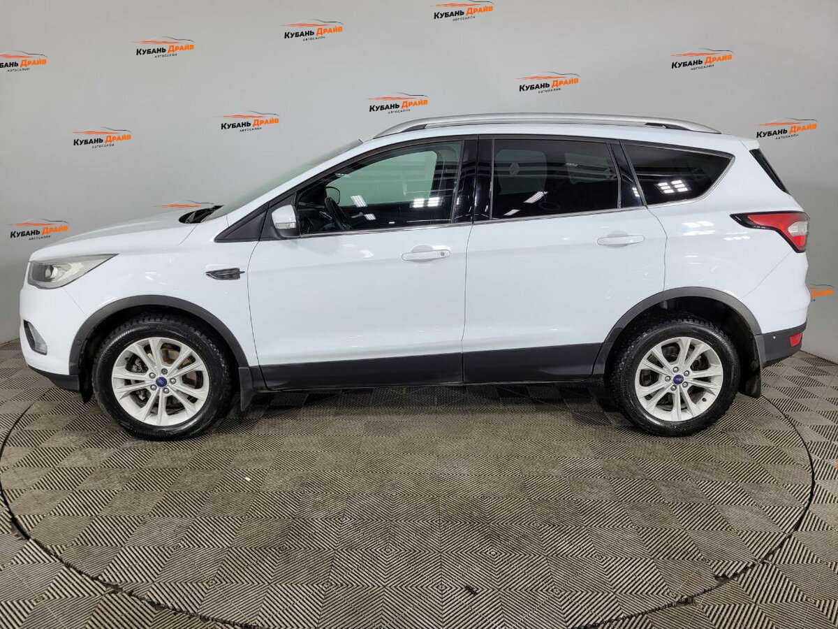 Ford Kuga 2018 года с пробегом. Фото: #4