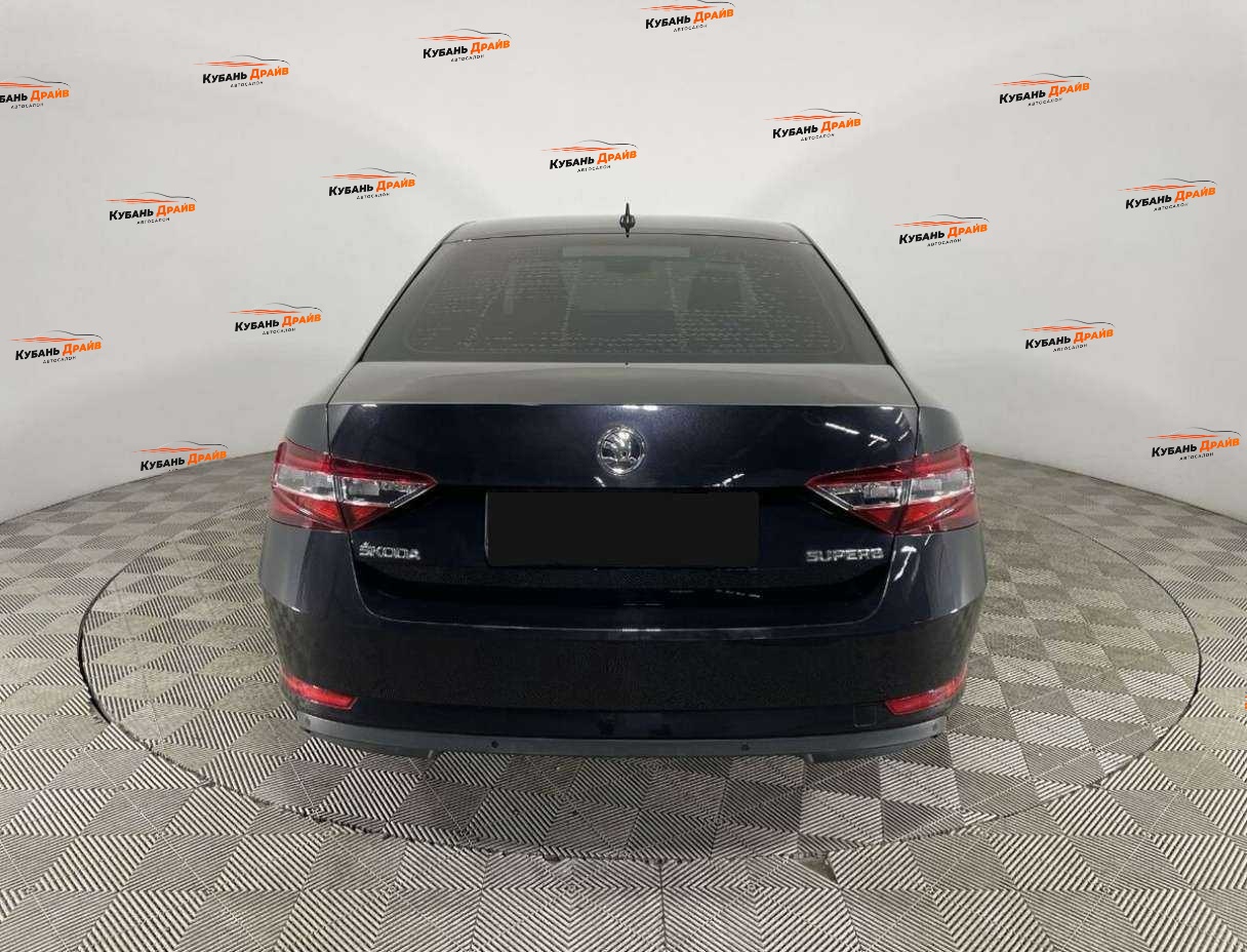 Skoda Superb 2018 года с пробегом. Фото: #2