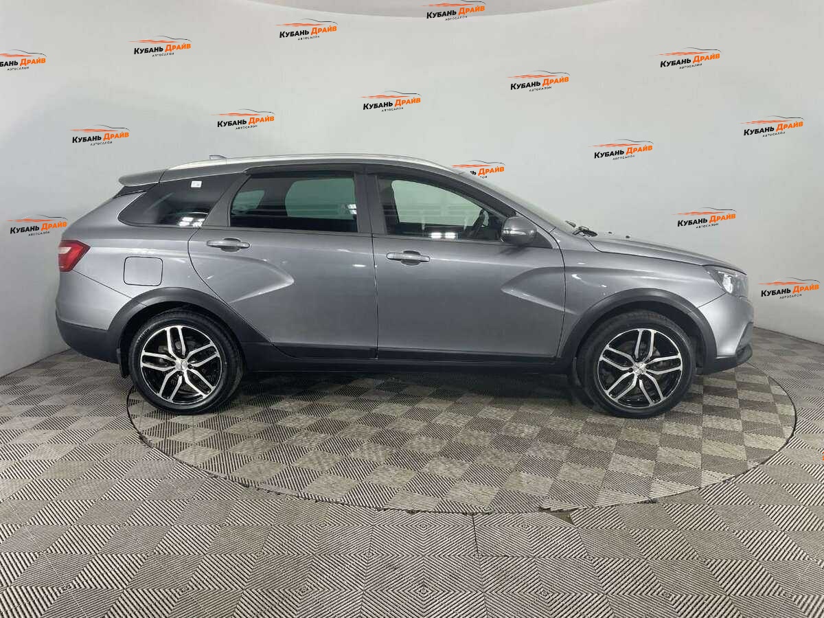 Lada (ВАЗ) Vesta 2018 года с пробегом. Фото: #3