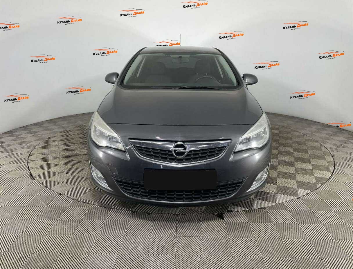 Opel Astra 2012 года с пробегом. Фото: #1