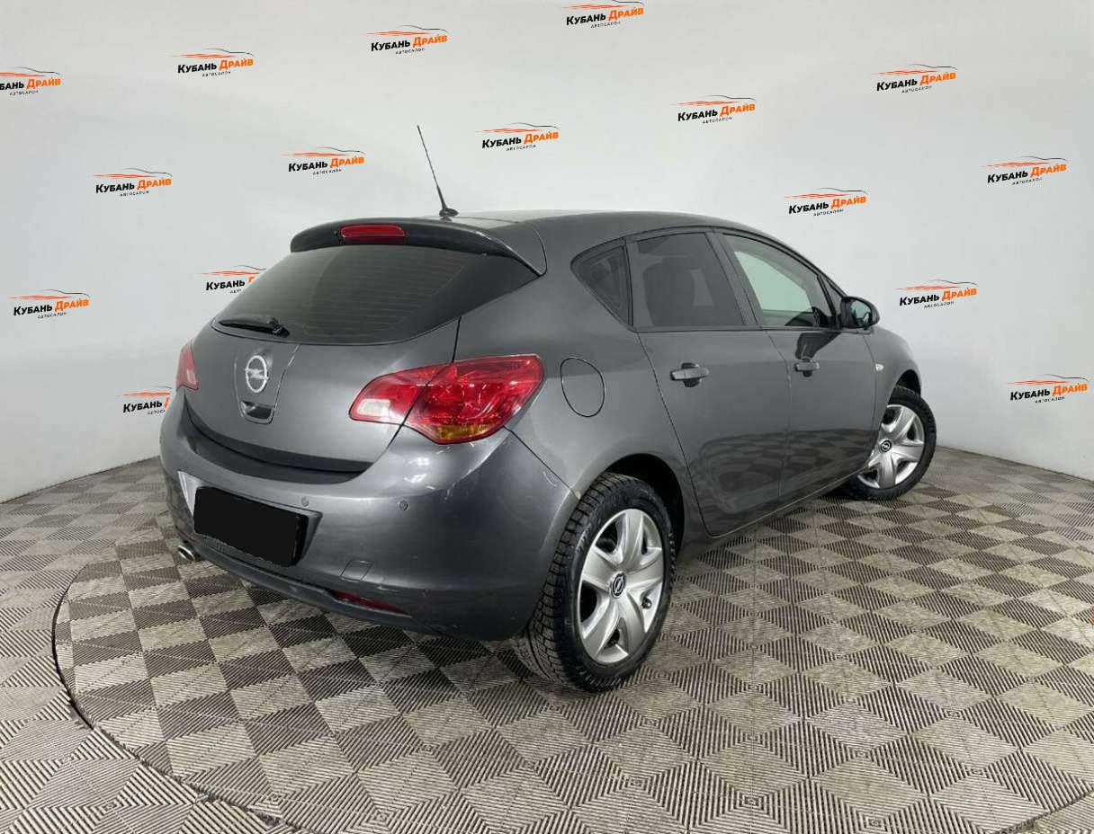 Opel Astra 2012 года с пробегом. Фото: #5