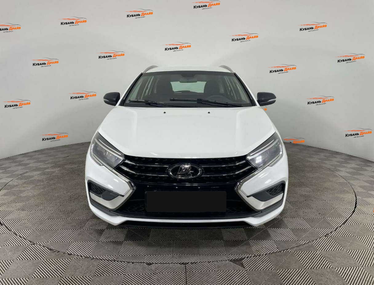 Lada (ВАЗ) Vesta 2023 года с пробегом. Фото: #1