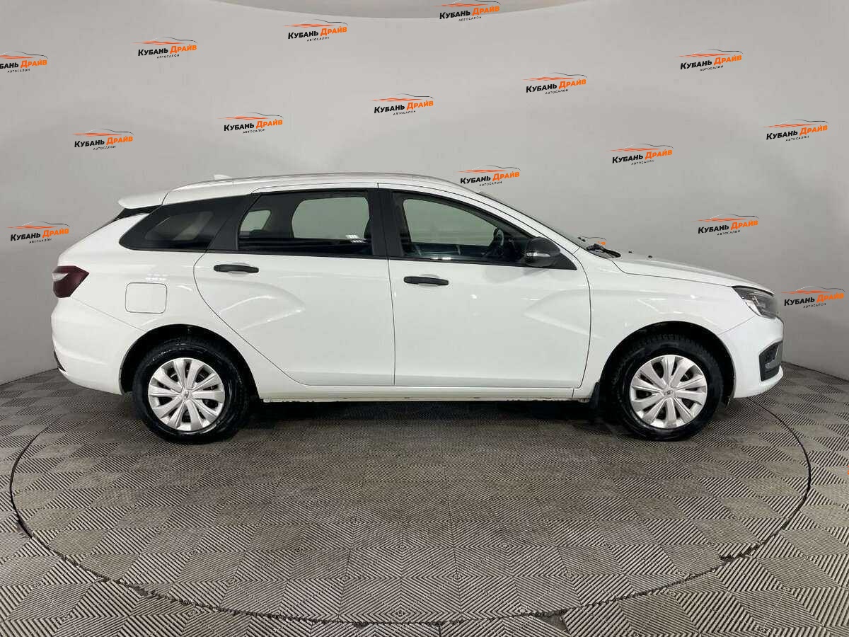 Lada (ВАЗ) Vesta 2023 года с пробегом. Фото: #3