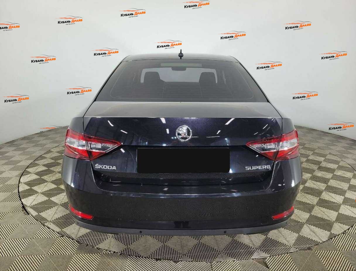 Skoda Superb 2016 года с пробегом. Фото: #2