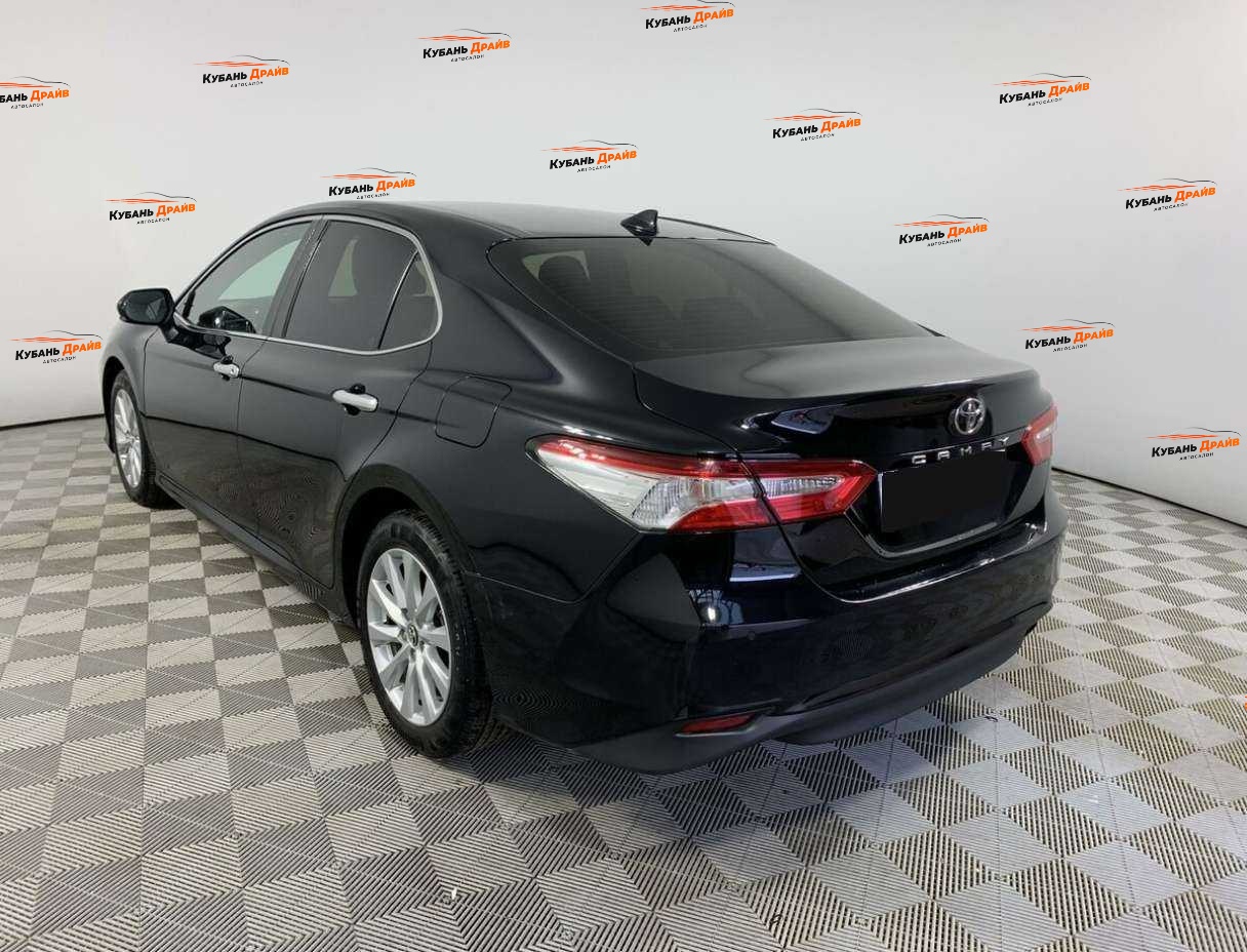 Toyota Camry 2019 года с пробегом. Фото: #6