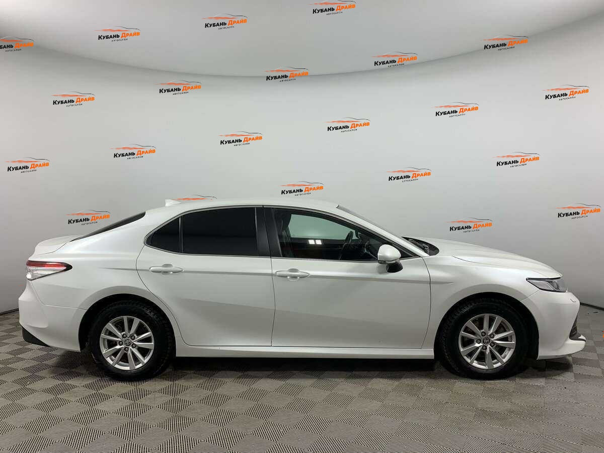 Toyota Camry 2020 года с пробегом. Фото: #3