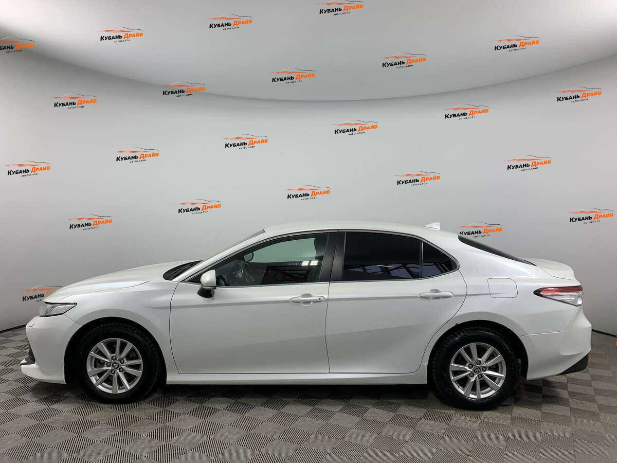 Toyota Camry 2020 года с пробегом. Фото: #7
