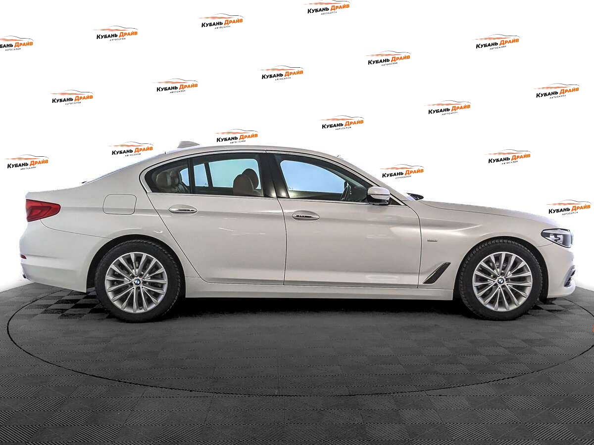 BMW 5 серии 2017 года с пробегом. Фото: #3