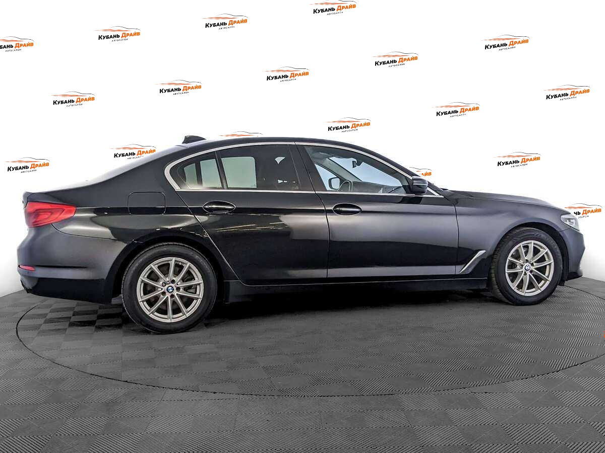 BMW 5 серии 2018 года с пробегом. Фото: #3