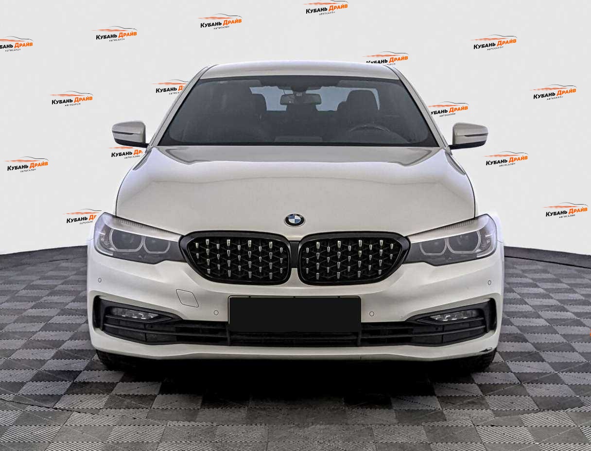 BMW 5 серии 2017 года с пробегом. Фото: #1