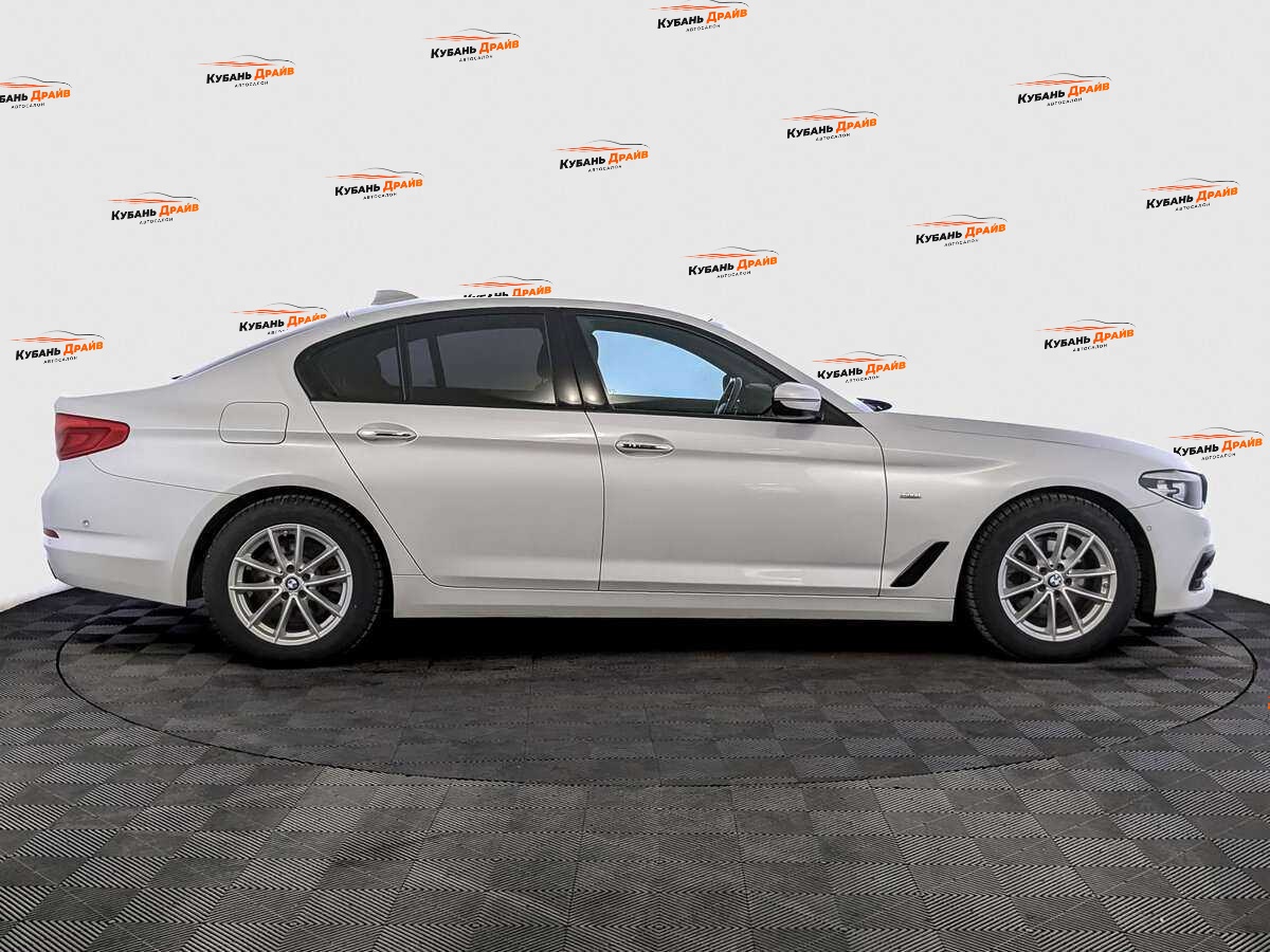 BMW 5 серии 2017 года с пробегом. Фото: #3