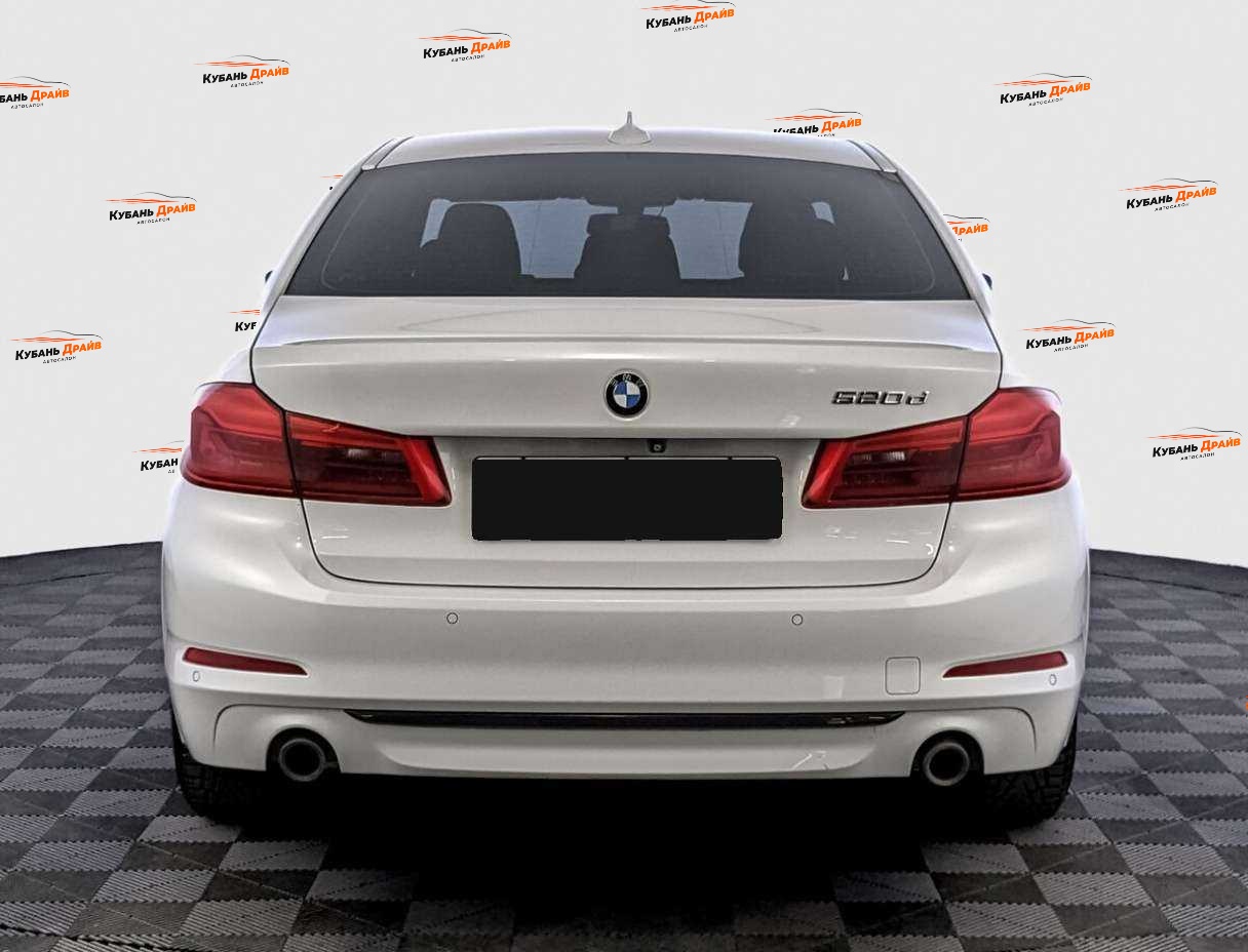 BMW 5 серии 2017 года с пробегом. Фото: #5