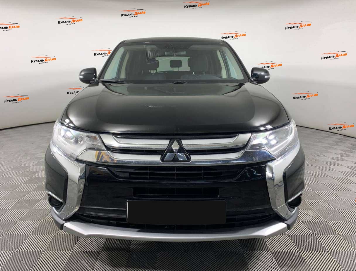 Mitsubishi Outlander 2018 года с пробегом. Фото: #1