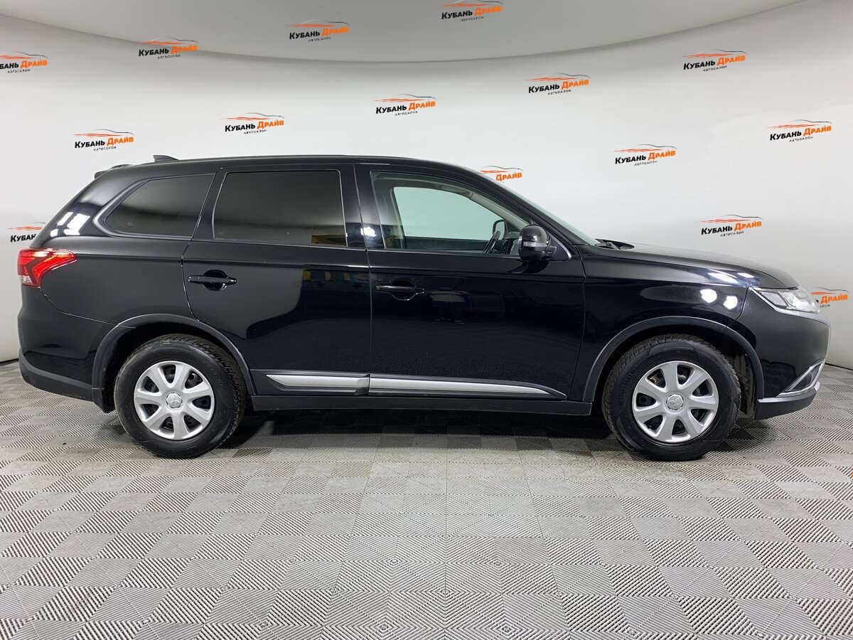 Mitsubishi Outlander 2018 года с пробегом. Фото: #3