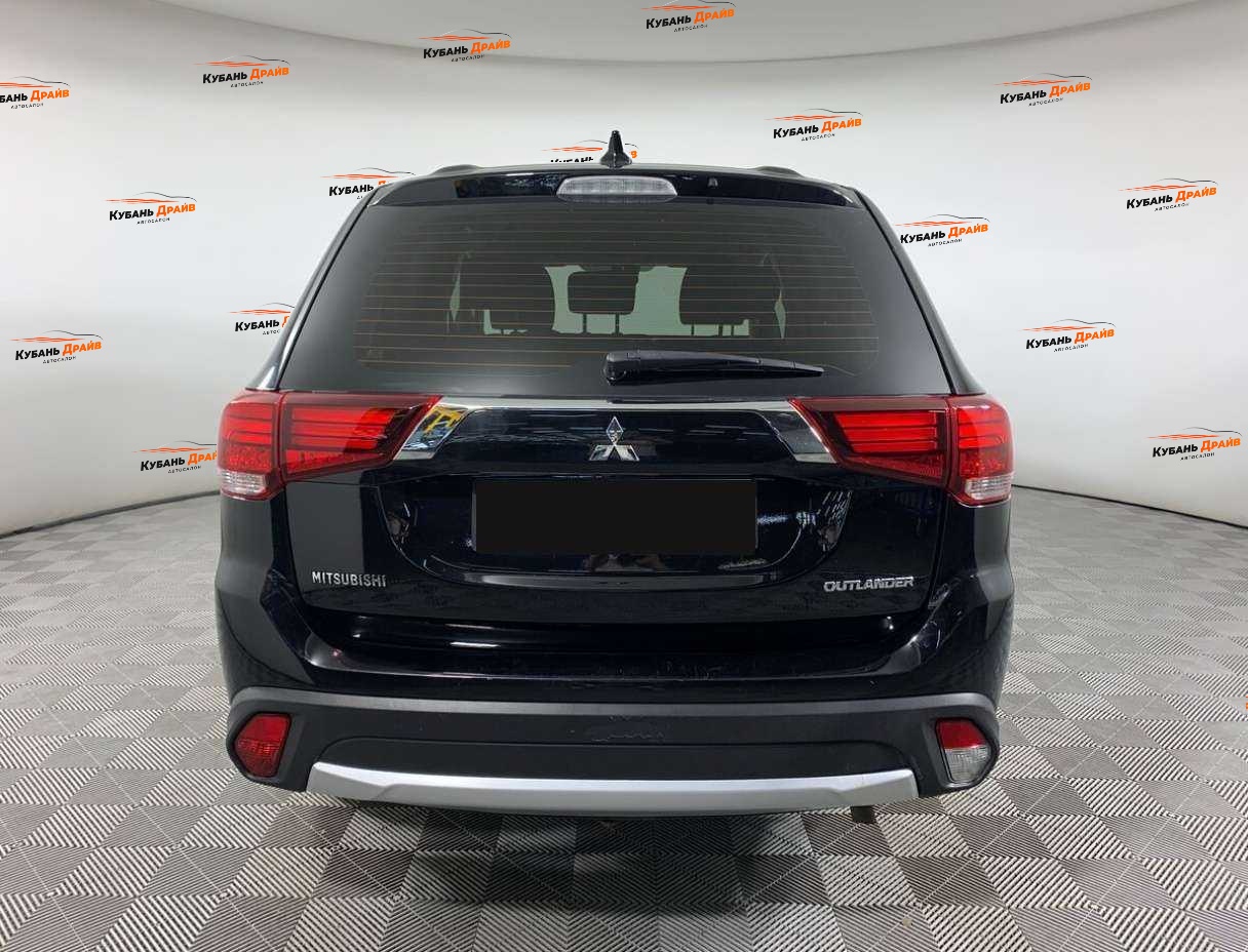 Mitsubishi Outlander 2018 года с пробегом. Фото: #5