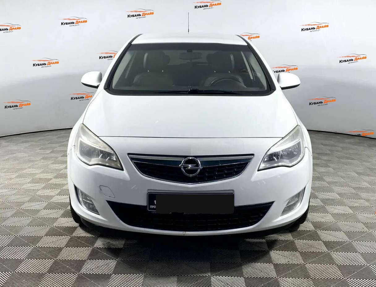 Opel Astra 2012 года с пробегом. Фото: #1
