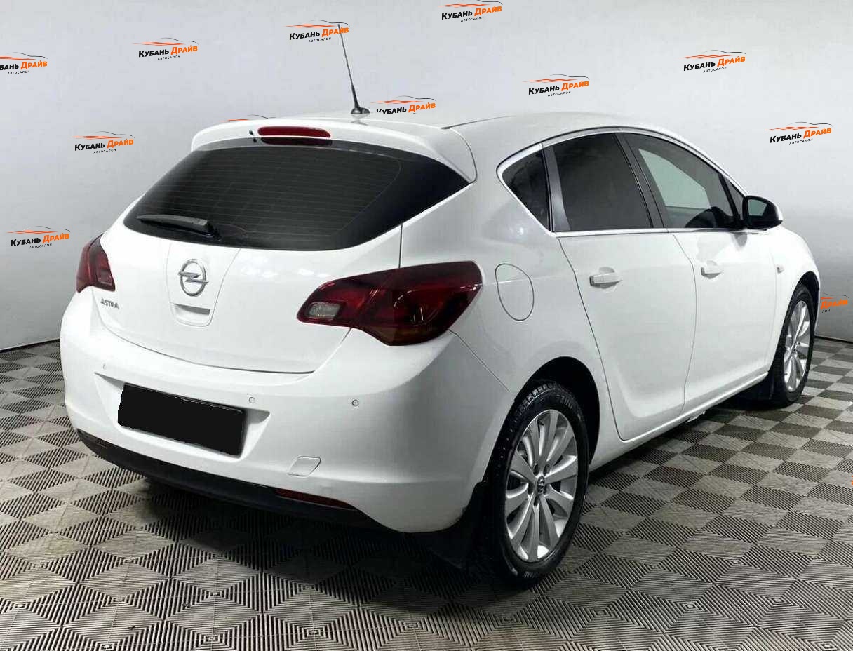 Opel Astra 2012 года с пробегом. Фото: #4