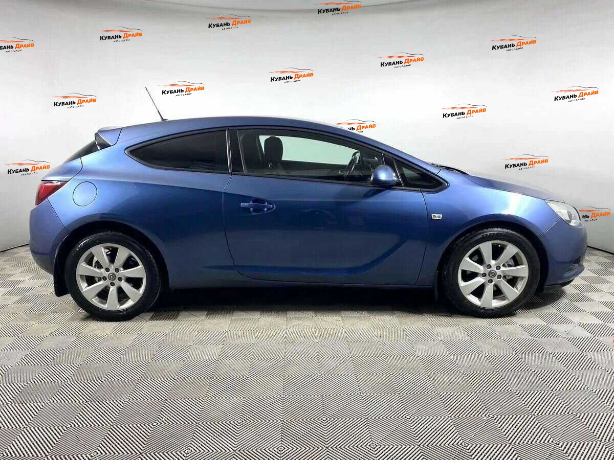 Opel Astra 2013 года с пробегом. Фото: #3