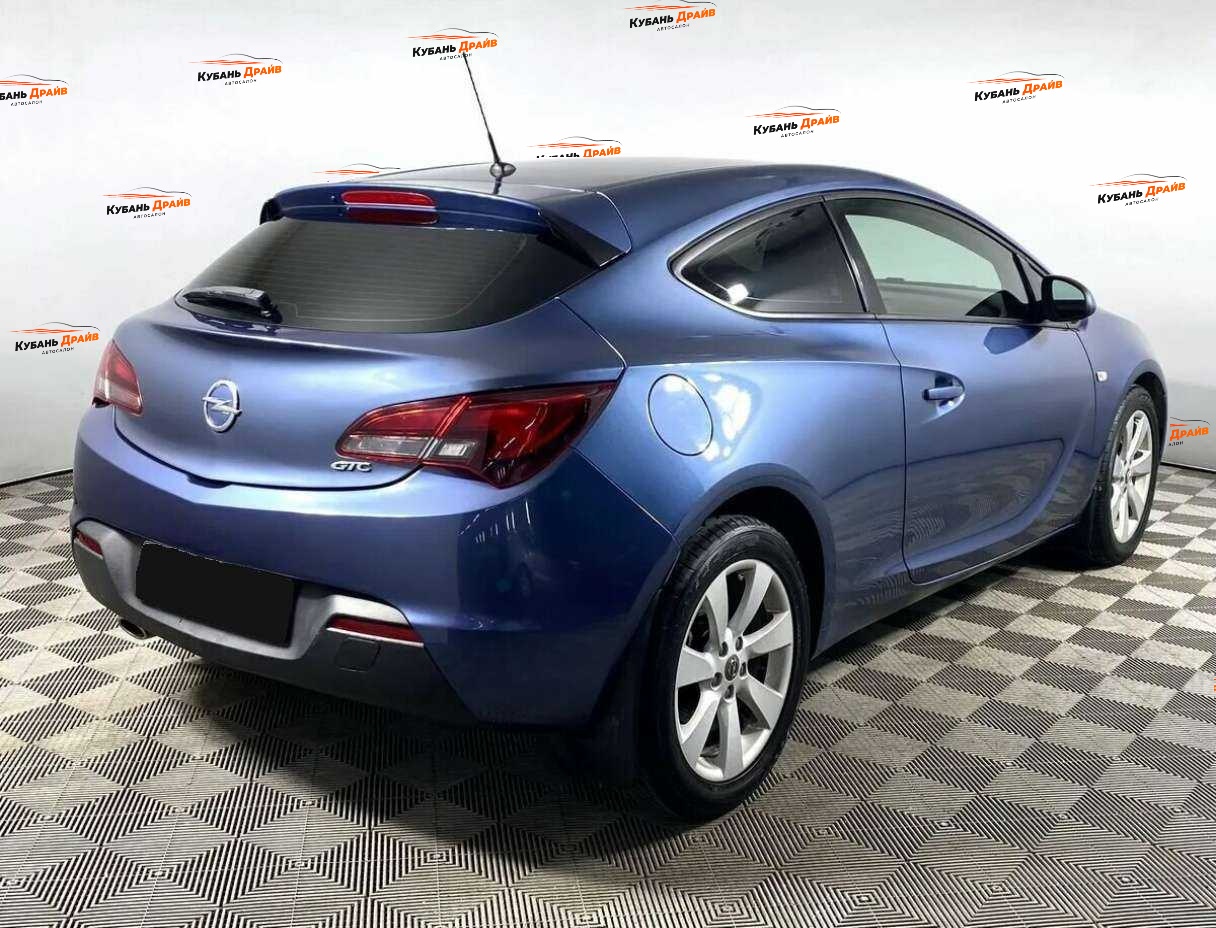 Opel Astra 2013 года с пробегом. Фото: #4