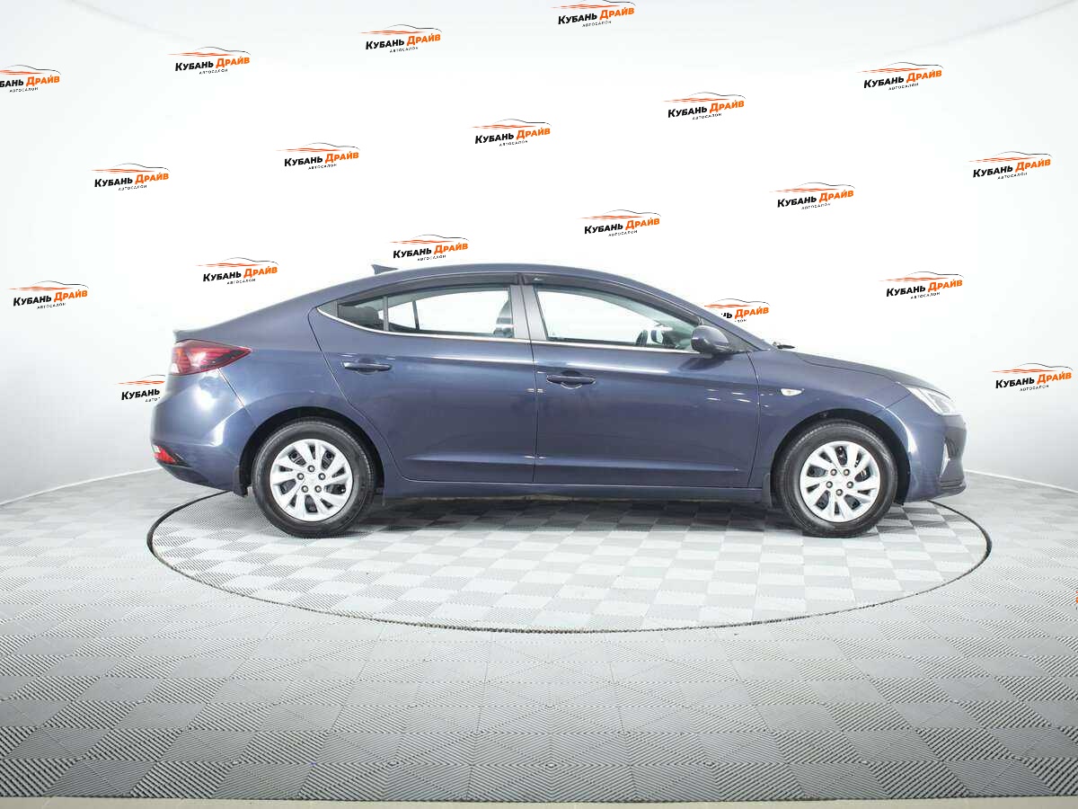 Hyundai Elantra 2020 года с пробегом. Фото: #3