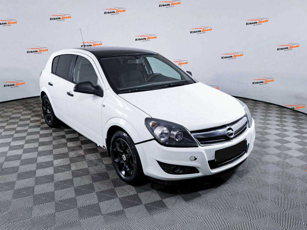 Opel Astra 2012 года с пробегом. Фото: #2