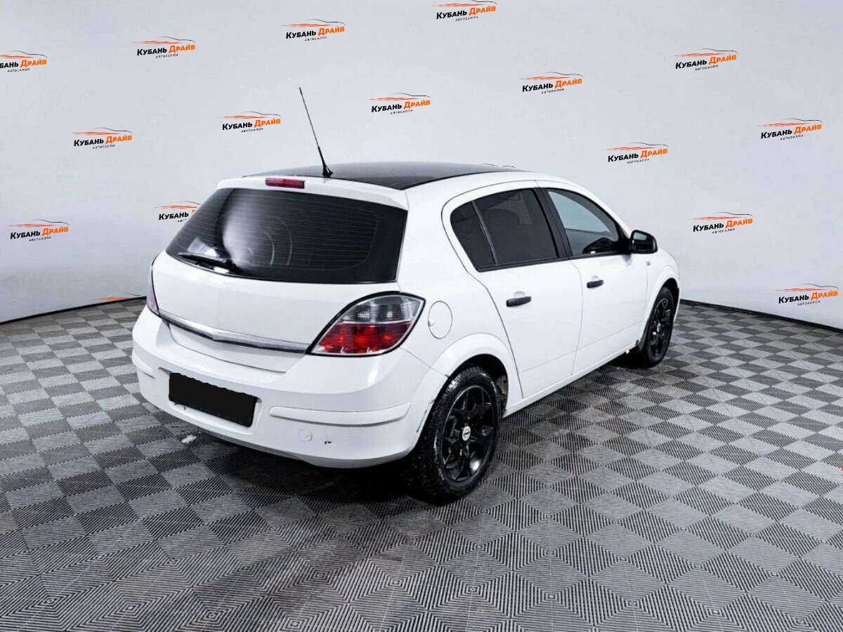 Opel Astra 2012 года с пробегом. Фото: #3