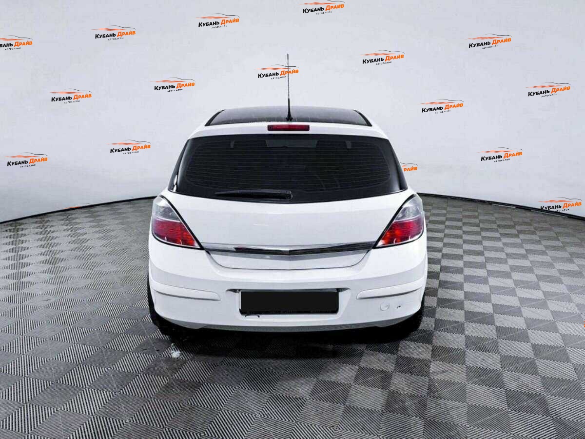 Opel Astra 2012 года с пробегом. Фото: #5