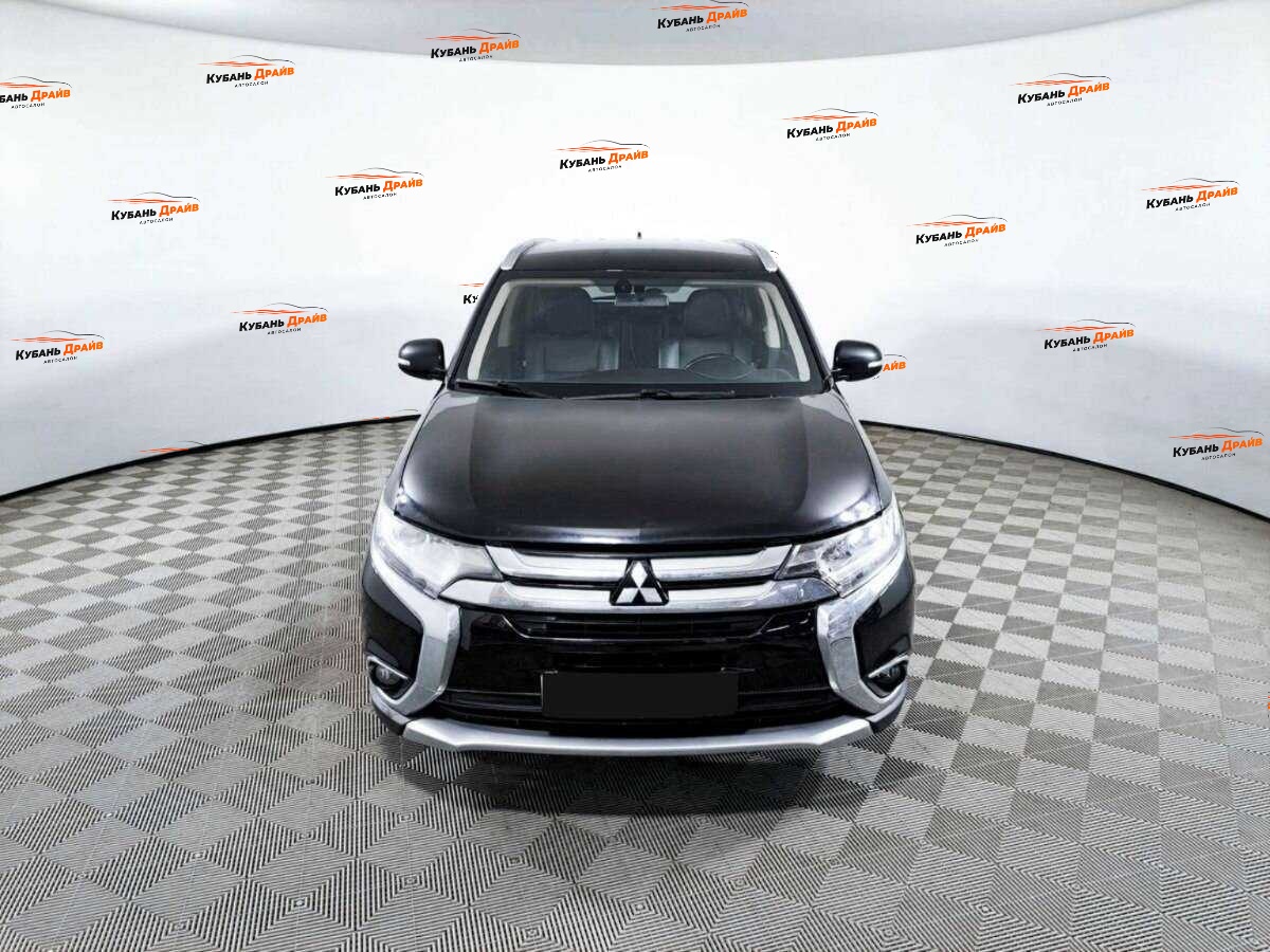 Mitsubishi Outlander 2017 года с пробегом. Фото: #1