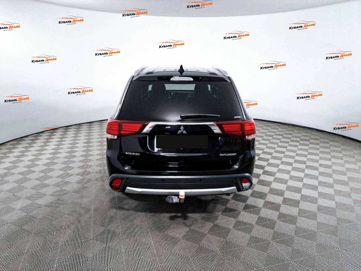 Mitsubishi Outlander 2017 года с пробегом. Фото: #5
