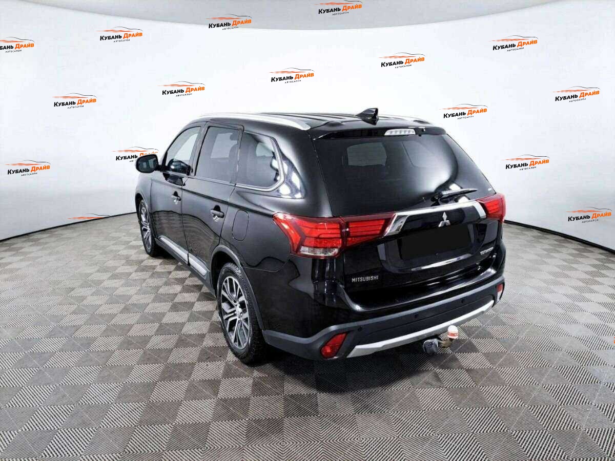 Mitsubishi Outlander 2017 года с пробегом. Фото: #6