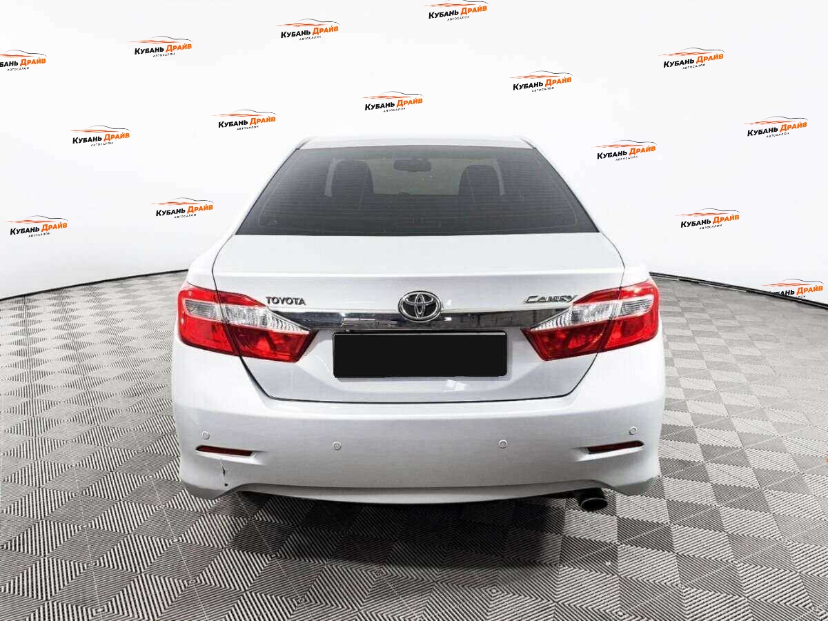 Toyota Camry 2014 года с пробегом. Фото: #4