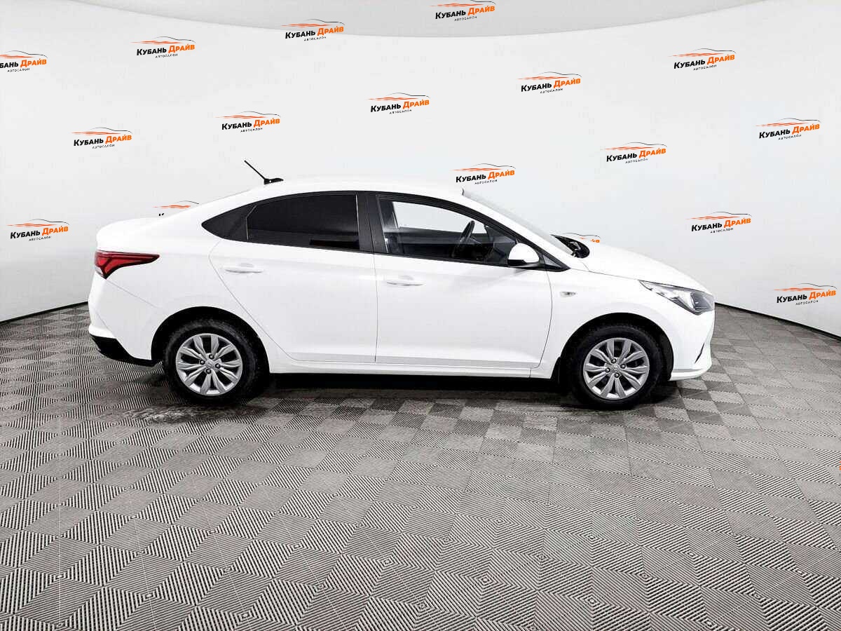 Hyundai Solaris 2021 года с пробегом. Фото: #3