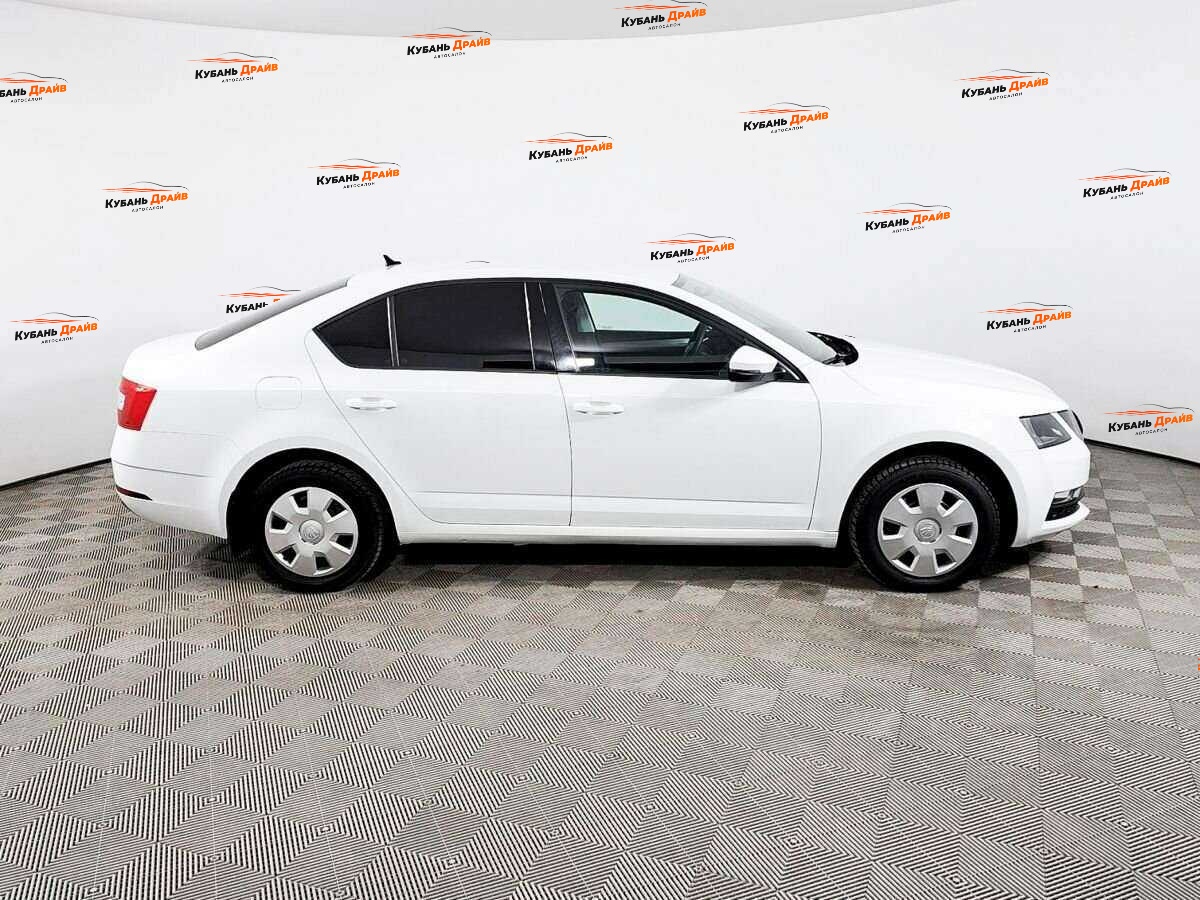 Skoda Octavia 2019 года с пробегом. Фото: #3