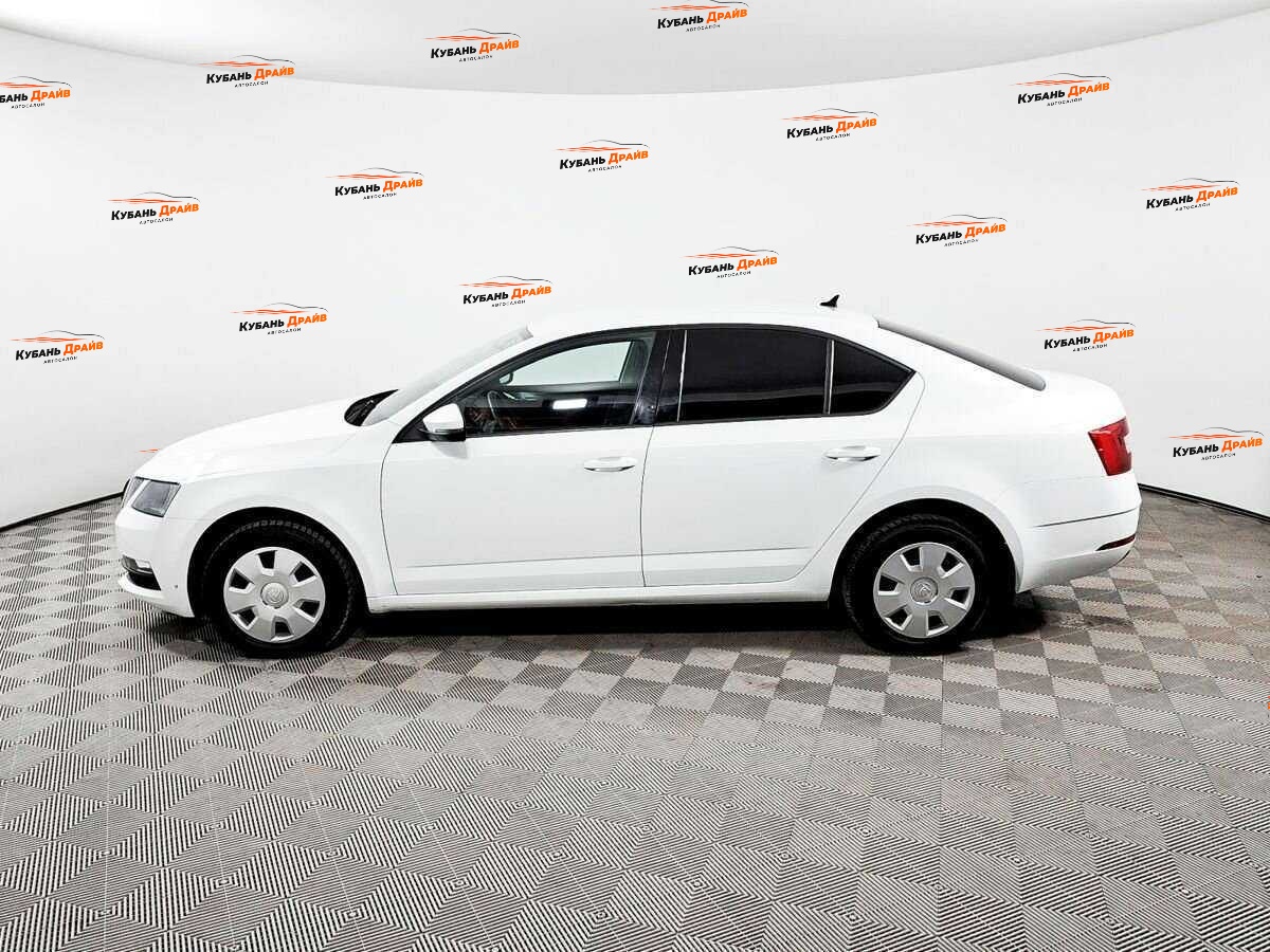 Skoda Octavia 2019 года с пробегом. Фото: #6