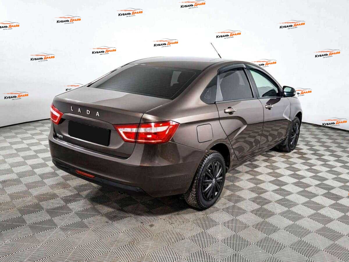 Lada (ВАЗ) Vesta 2018 года с пробегом. Фото: #3