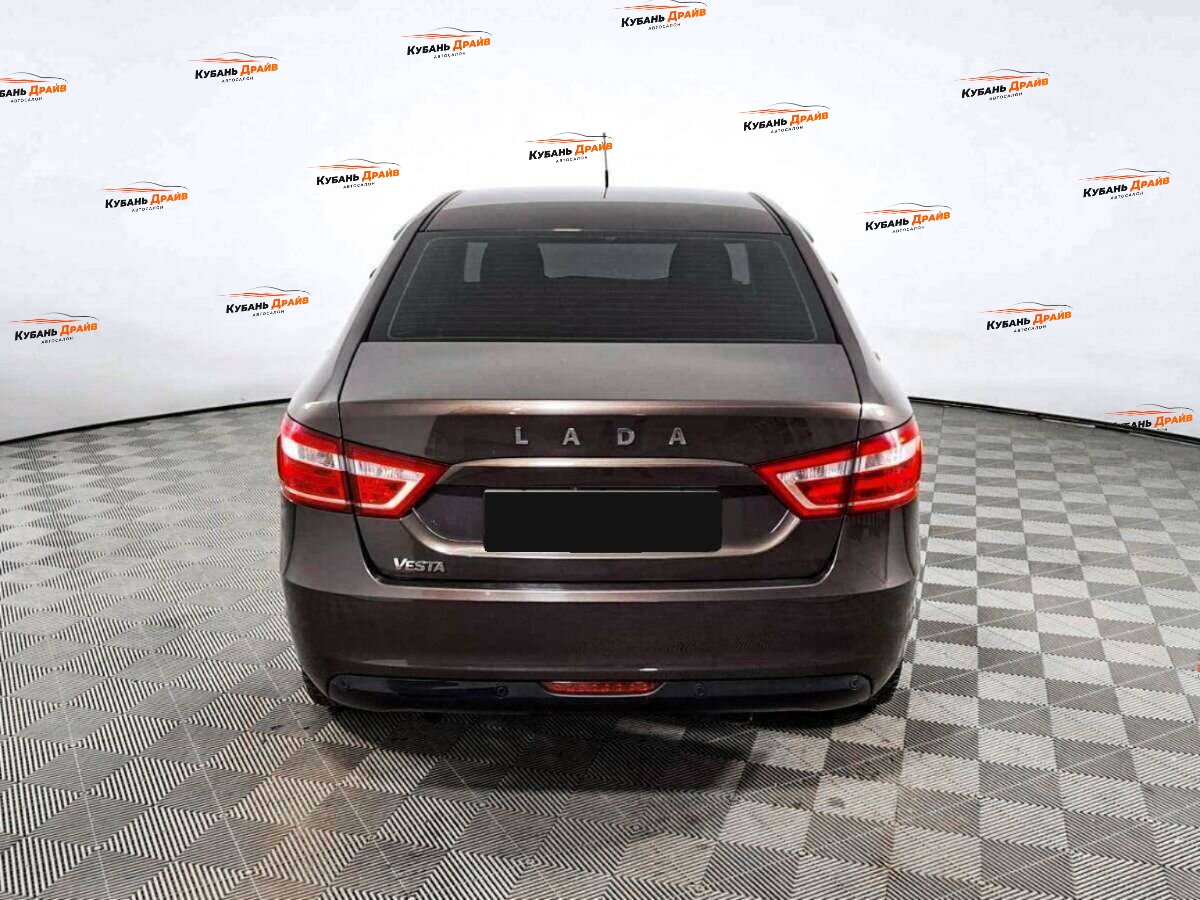 Lada (ВАЗ) Vesta 2018 года с пробегом. Фото: #4